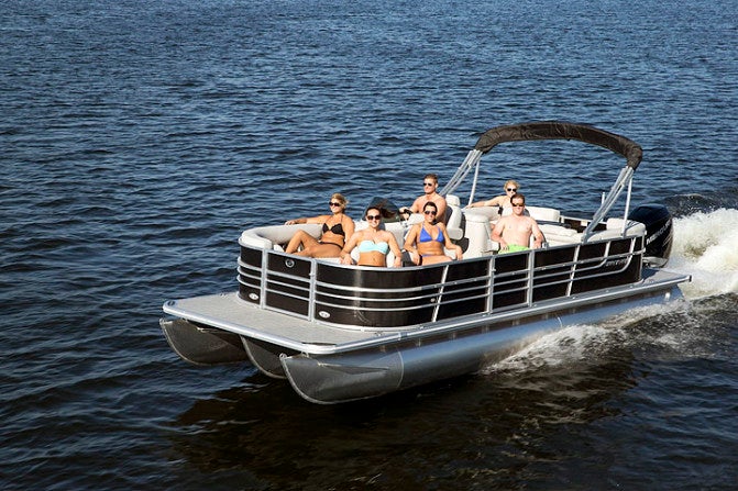 With their generous seating and spacioous layouts, pontoon boats can accommodate the whole family at once.