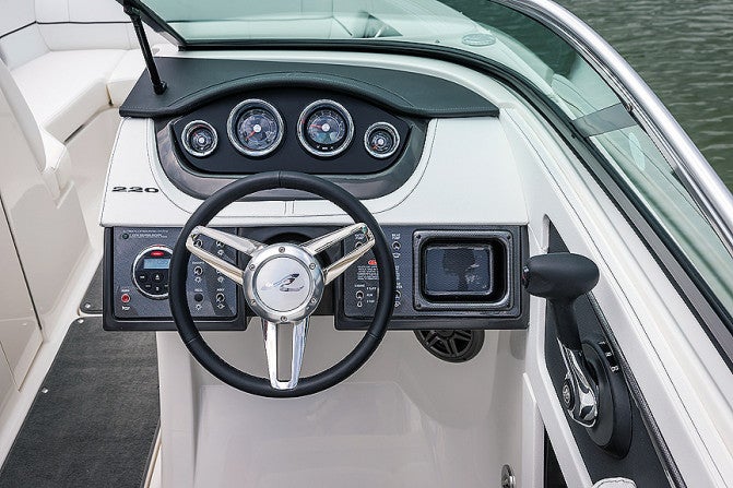 The keyless helm offers a clean layout that fits with the 220 SunDeck’s smooth, flowing lines.