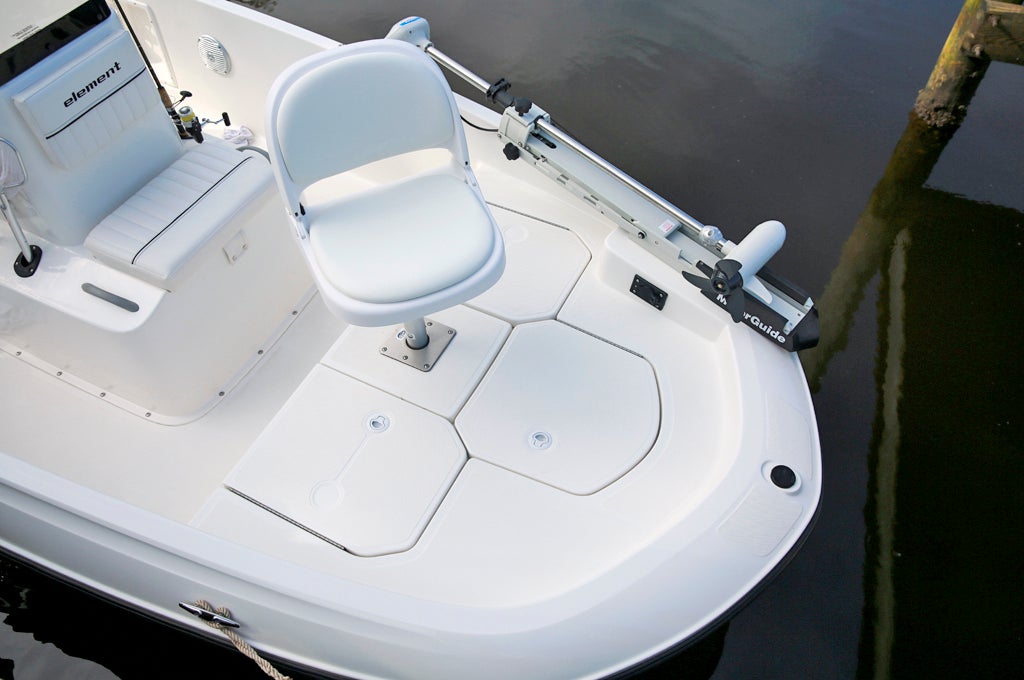 Bayliner Element F18 Review