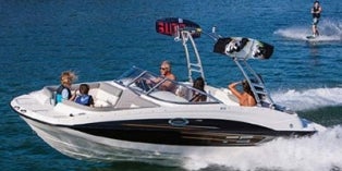 2014 Bayliner Deck Boat 215