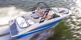 2015 Sea Ray SPX 21