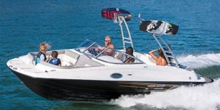 2017 Bayliner Deck Boat 215