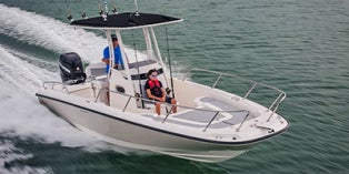 2017 Boston Whaler Dauntless 240