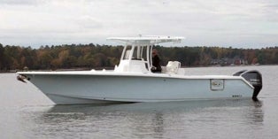 2016 Sea Hunt Gamefish 30 with Forward Seating