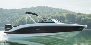 2021 Sea Ray SPX 210 OB