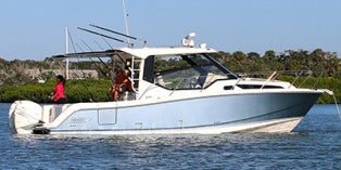 2022 Boston Whaler Conquest® 325