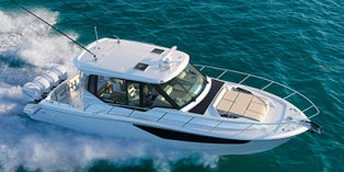 2022 Boston Whaler Conquest® 405