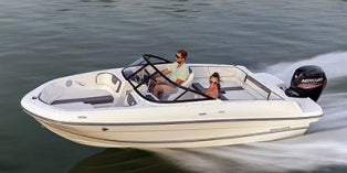 2022 Bayliner Bowrider VR4 Outboard