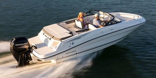 2021 Bayliner Bowrider VR5 Outboard