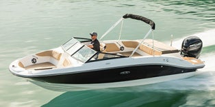 2022 Sea Ray SPX 210 OB