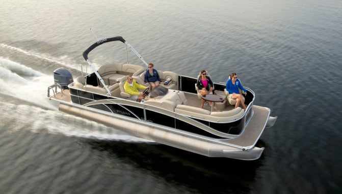 Sylvan Mandalay 8525 LZ Port Review - BoatGuide.com